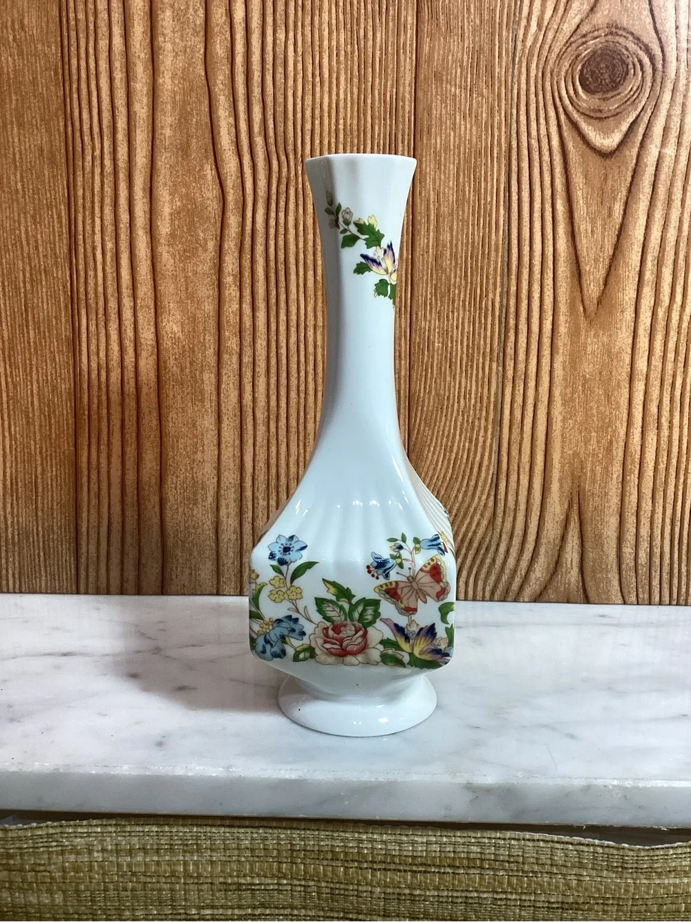 Aynsley Cottage Garden White Floral Bone China Bud Vase 7”